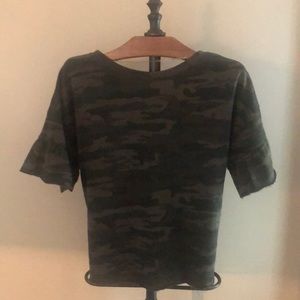 Sanctuary Camo print pull over top